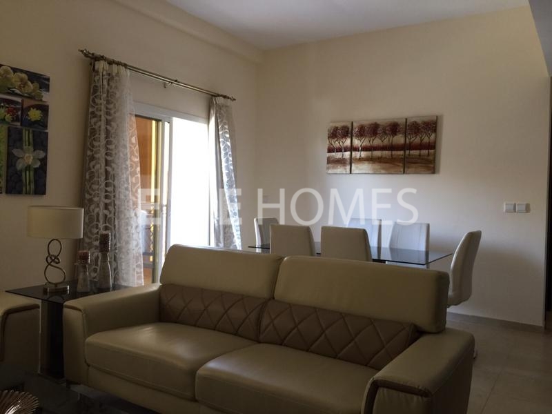 Beautiful And Full Furnished 2 Bed, With Pool View, Er R 12598