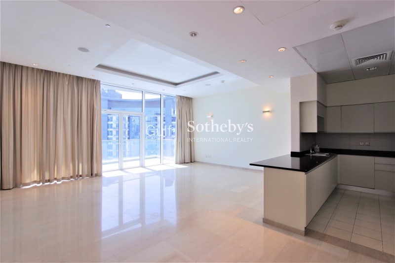 Vacant One Bedroom Unfurnished Sea View
