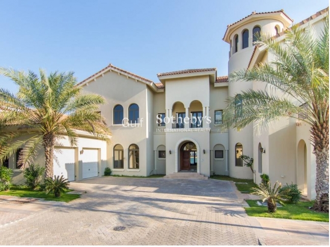 Immaculate Gallery View Signature Villa 