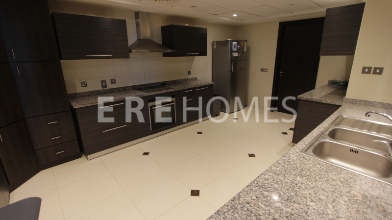 Ere Homes Offer For Sale This Impressive 4 Bedroom Terraced Apartment With Impressive Sea Views In Shams. Er S 5810
