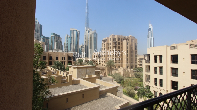 Spectacular 3 Bed Private Garden Great Location With Access To The Play Area-Vacant And Ready To Move In Al Badia Er R 12697