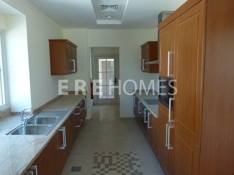 Great Value Luxury Villa With Full Views Of The World Class Earth Golf Course