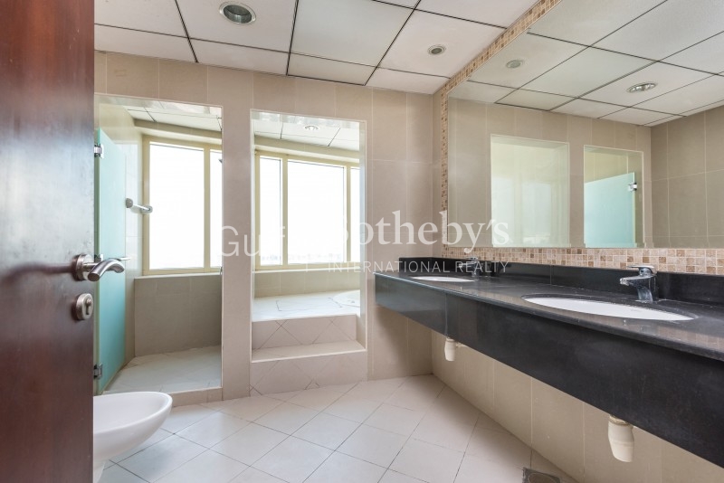 Beautiful Spacious Two Bedroom Apartment, Coral Tower, Business Bay Er R 12536