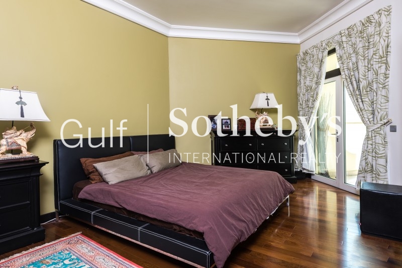 Fully Upgraded 2 Bed With Full Sea View