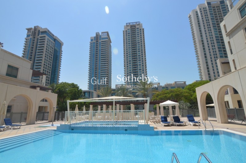 Beautiful Two Bedroom,boulevard Central, 183 Sq.ft. 2 Bedroom, 2 Bathrooms Er-R-3957