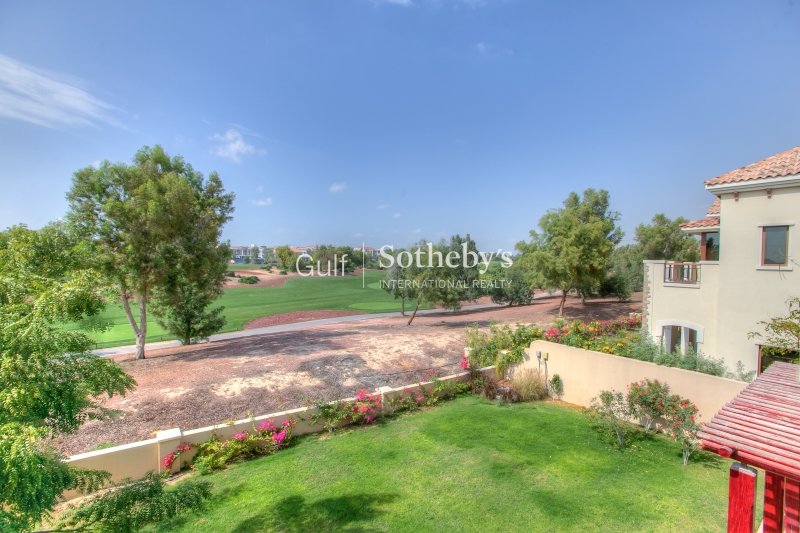 Beautiful Views From This Vacant Almeria