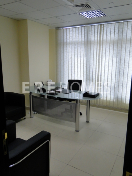Fully Fitted Office With Pantry And Partitions In Grosvenor Business Tower, Tecom Er R 15078
