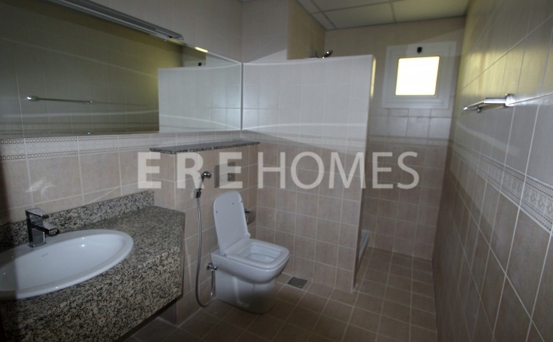 Multiple Offices Available Plus A Full Floor Available In The Elegant Xl Tower Er R 13533
