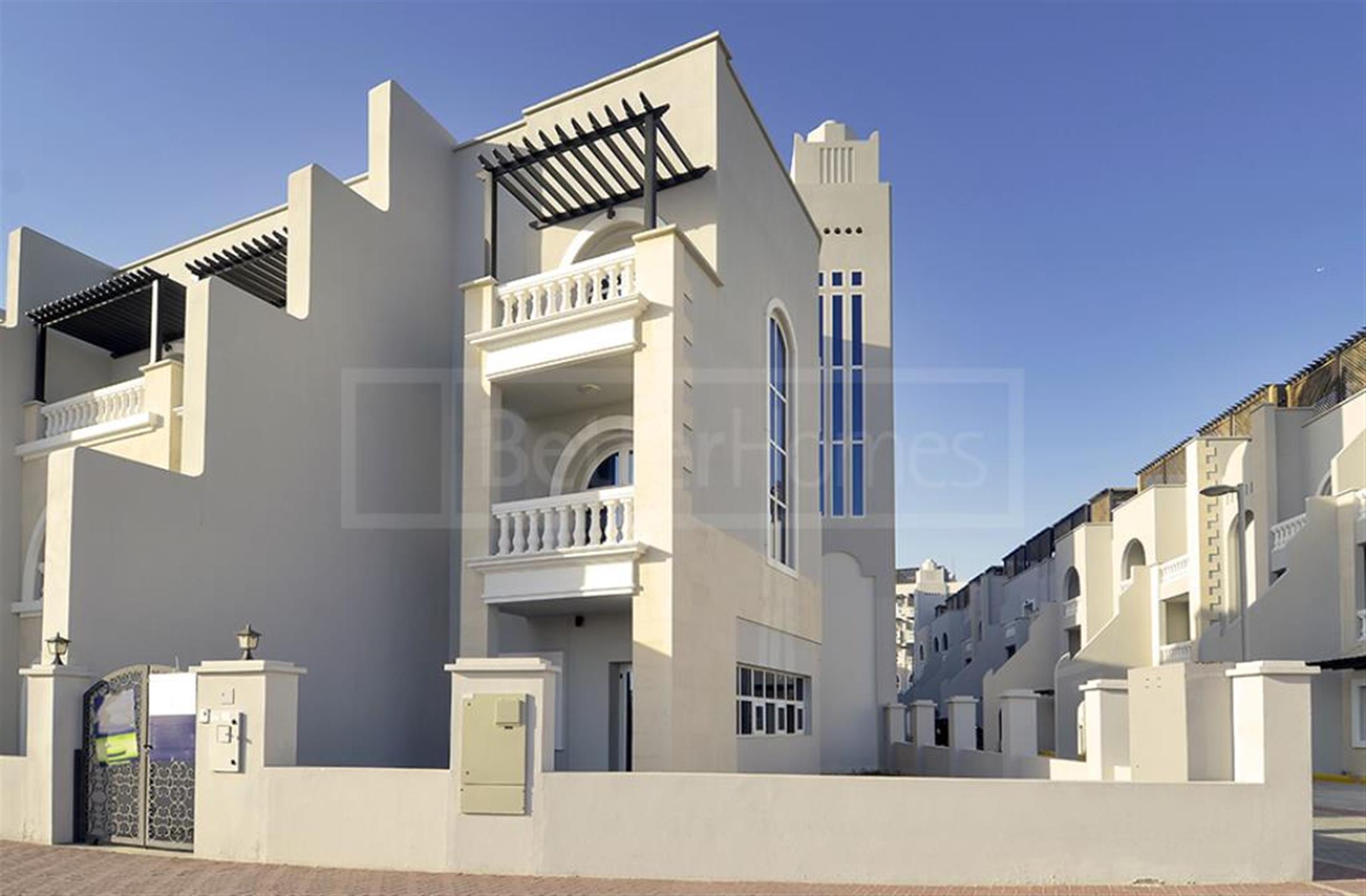 Corner Unit Freehold Villa At An Excellent Value
