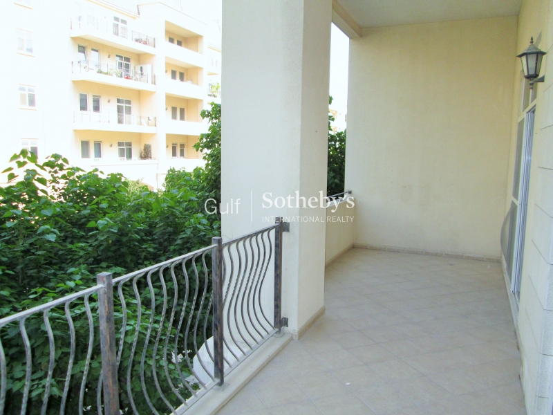 Spacious 2 Bedroom Apartment Vacant Now 