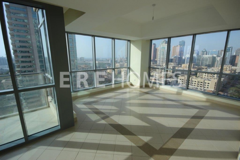 Amazing And Stunning,full Canal View, 2 Bed Must View , Vacant Now! Er R 13701
