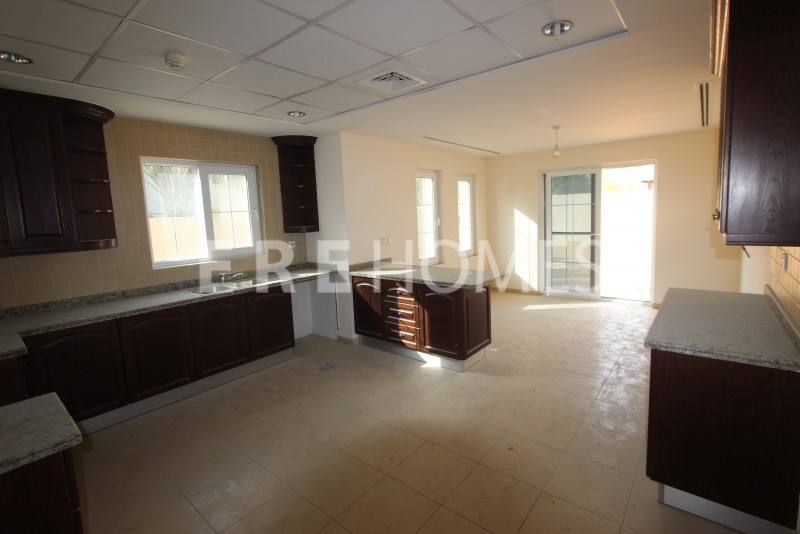 Great Deal, Large 5 Bed, C2 Type, Alvorada Er R 13656