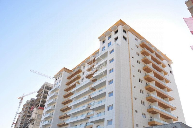 2 Br Apt With Park And Pool View In Living Legends