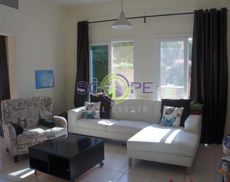 3 Bed Villa In The Lakes + Maids + Study, Pool And Park View
