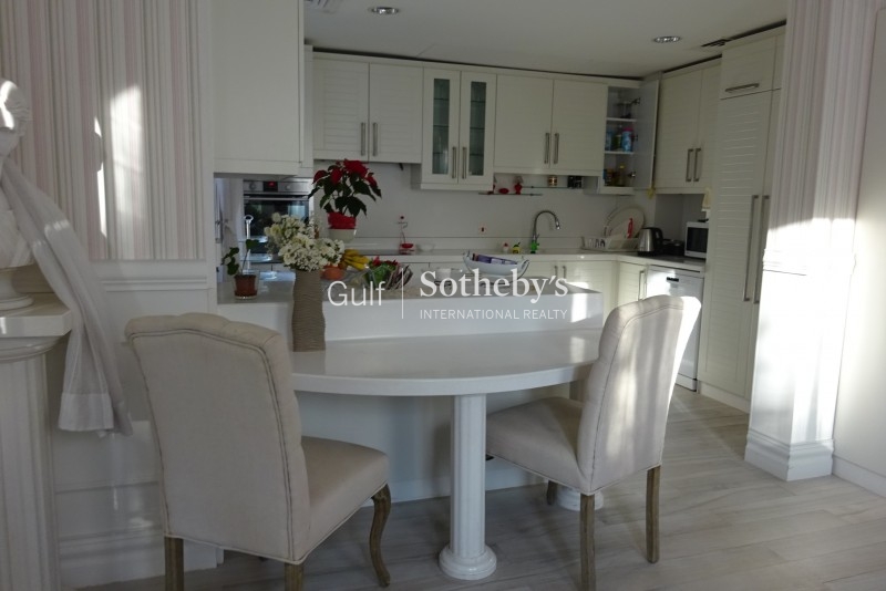 Fully Furnished 2 Bedroom, Torch Tower, Sea View, Available Now Er R 12127
