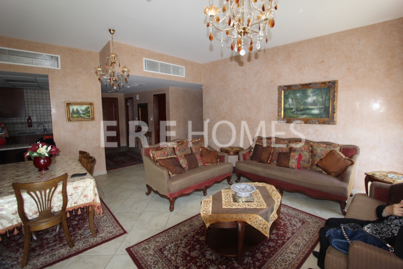 Spacious Two Bedroom Apartment Available End Of Feb 2016 Er R 15178