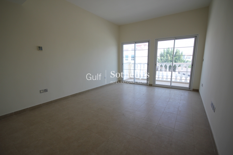 Beautiful Vacant 4 Bed Plus Maids Townhouse