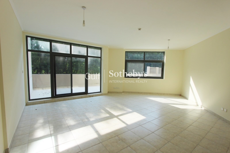 Spacious And Bright Three Bed In The Links
