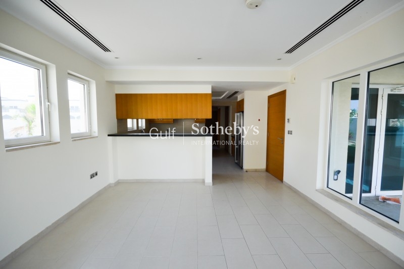 2 Bedroom Plus Maid F Type At 2055 Square Feet On The Shoreline Available To View Now Er R 11799 
