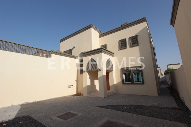 3 Bed Regional Close To Community Center Er R 14683