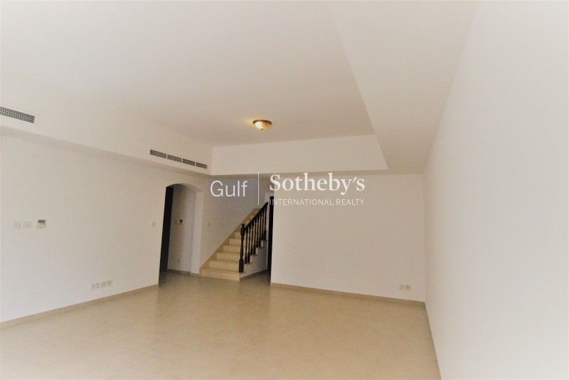 Prestigious C2 Villa On La Avenida Community Er R 13919