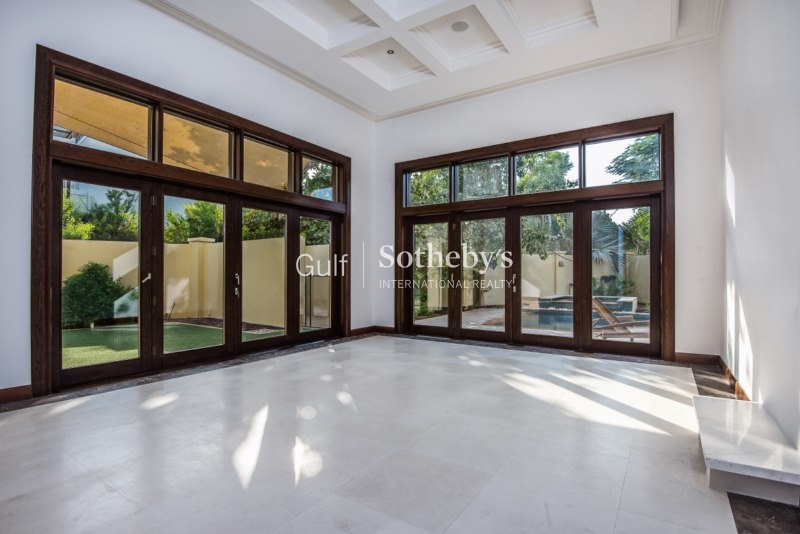 Vacant D Type Barari Immaculate Condition 