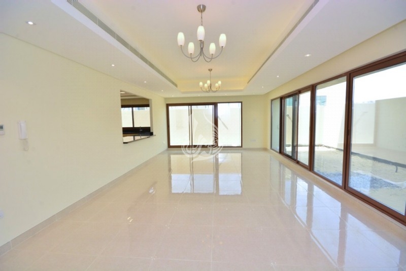 Middle Unit 4 BR Townhouse in Grand Views