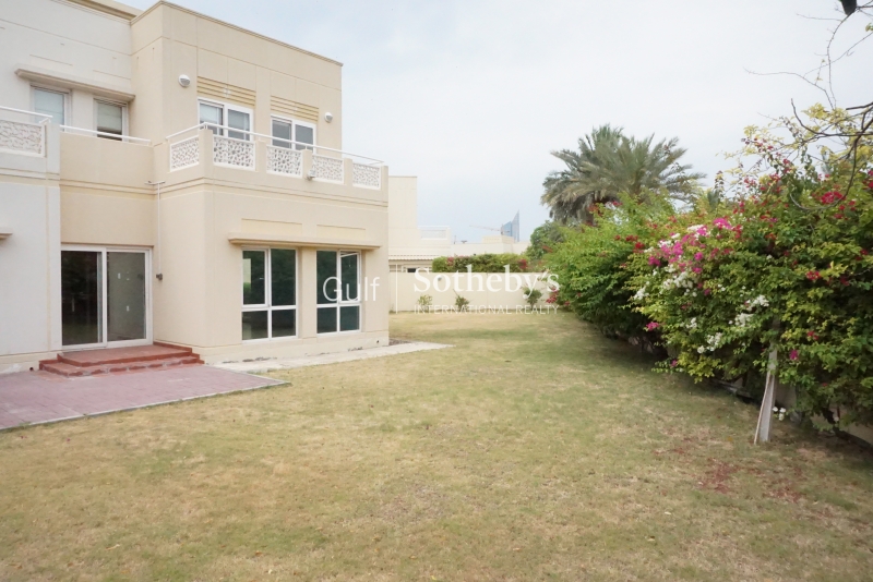 Meadows 1-Type 7-Vacant 5br Villa
