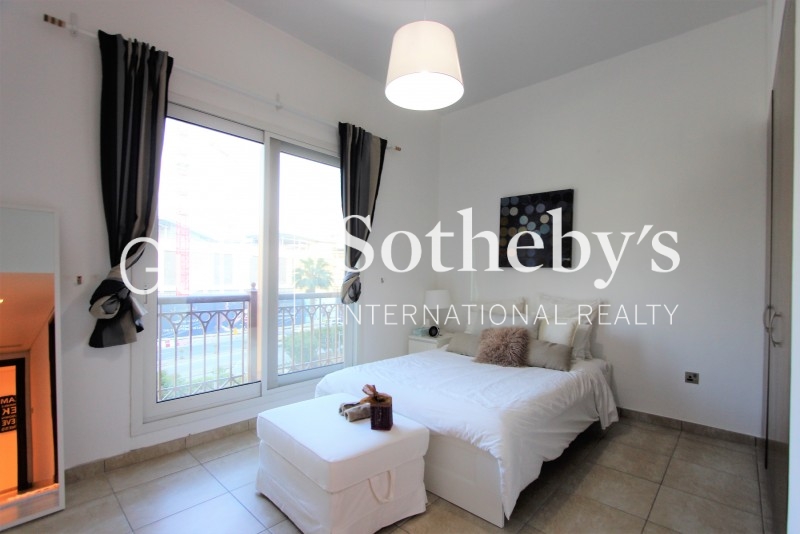Fully Extended 5 Bedroom Villa With Pool