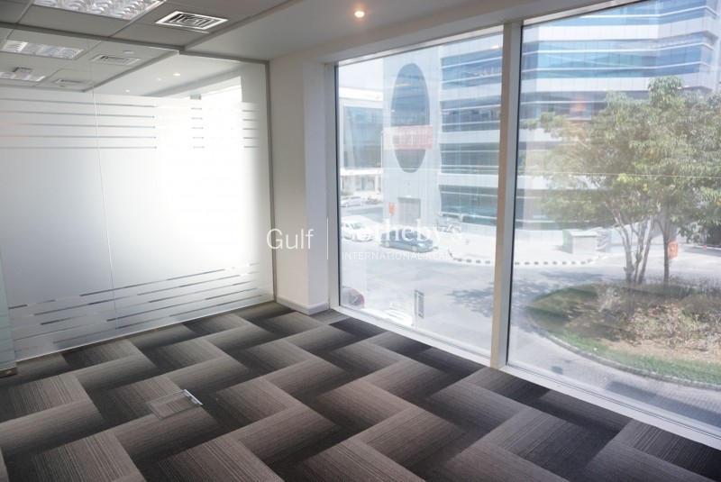 Elegant Fitted Office At The Heart Of Dic