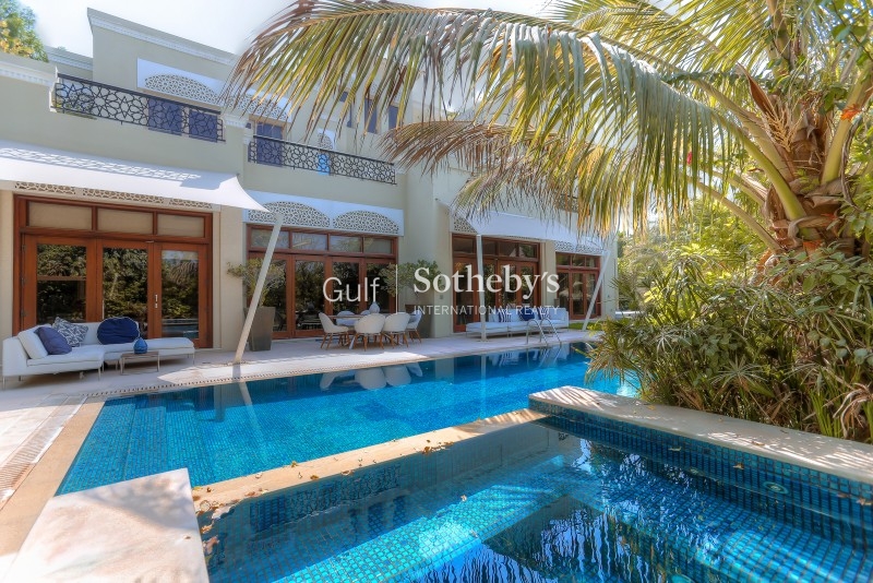 B Type With 18,500 Sq Ft Plot On The Lake 