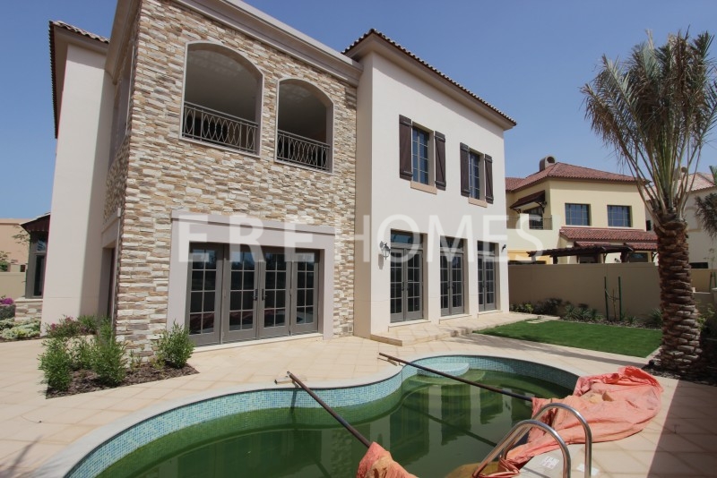 Turnberry Style, Fires Side, 5 Bed, Flame Tree Ridge Er R 12480