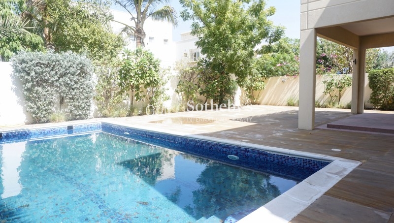 Meadows 1-4 Bedroom With Private Pool 