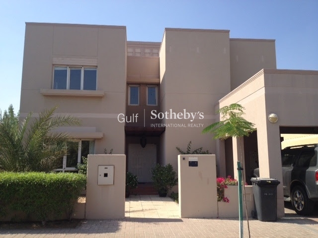 Well Priced-5 Bedroom Villa-Meadows 5