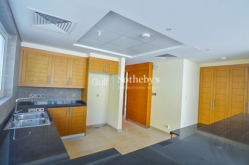 Amazing Bay Central Villa For Sale, Fully Furnished Er S 4360