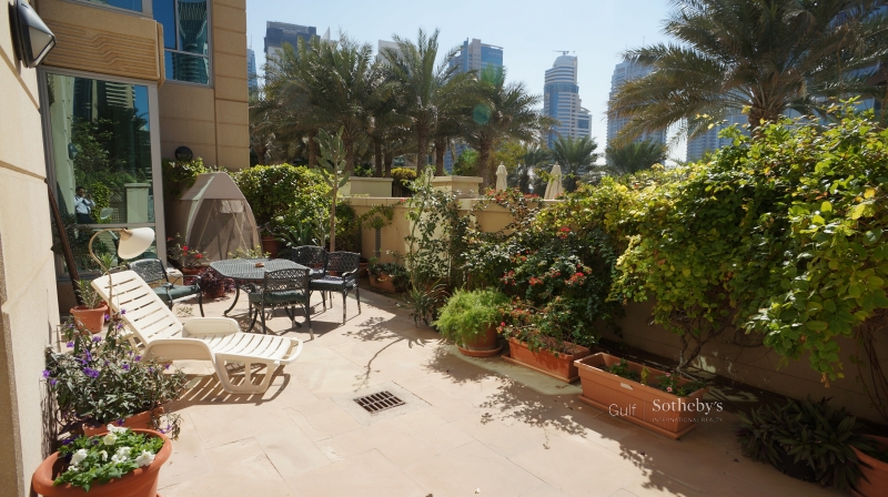 Full-Floor Downtown Dubai Apartment