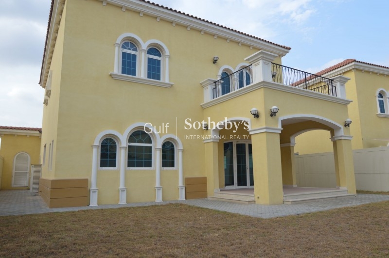 Immaculate 3 Bed Legacy Large District 7