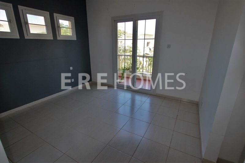 Right Side Vacant 3 Bed Shoreline Immaculate Condition Er S 6777
