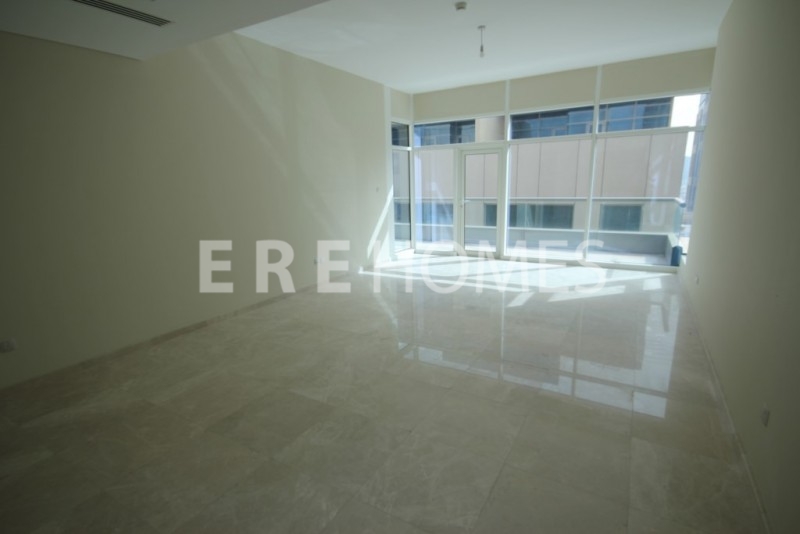 Large One Bed In Bay Square Vacant Now Er S 7206