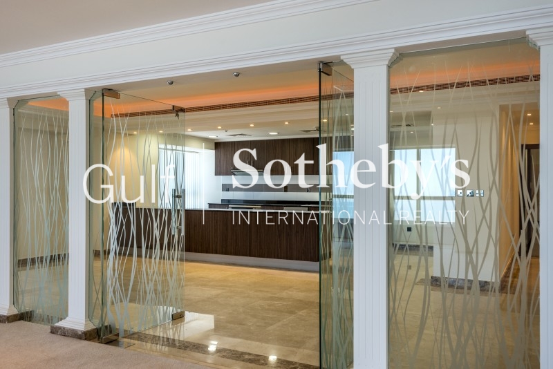 Superb 2 Bed + M E Type On The Shoreline, Palm Jumeirah Er R 13536