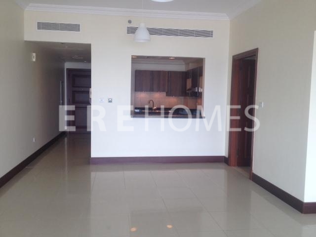 E Type Golden Mile Vacant End Of September , High Floor And Corner Plot Er R 9729