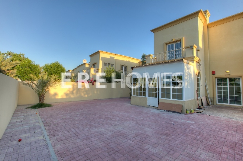  Magnificent Fully Renovated And Equipped Kitchen Type 2e Villa Er S 8172