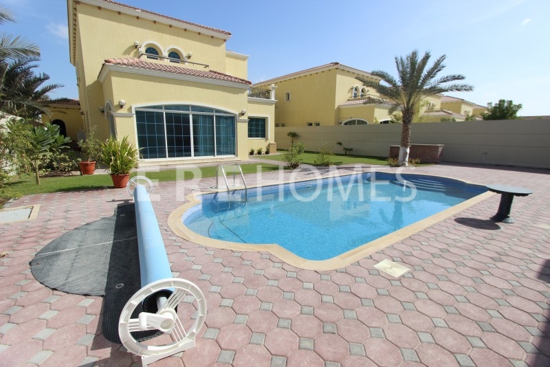 Upgraded Four Bedroom Villa Vastu Compliant With Enclosed Kitchen And Extended Living Space, Pool And Beautiful Garden Er R 11454
