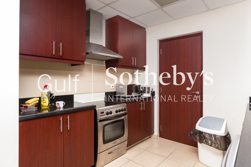 Vacant, Large 2 Bedroom In Limestone House 