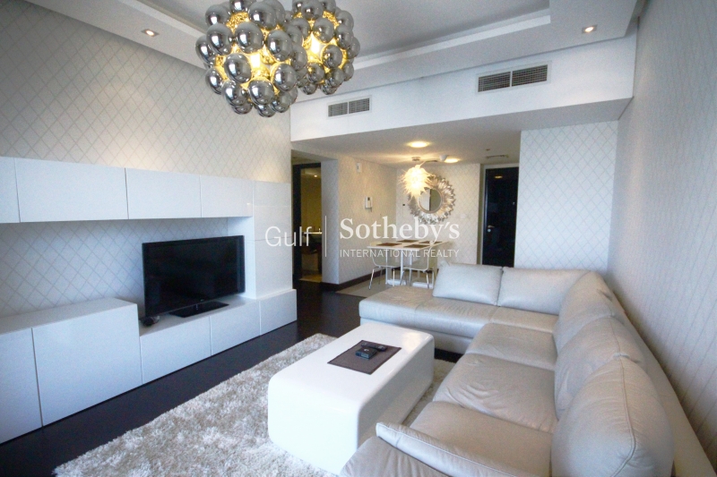 Stunning Furnished And Upgraded One Bed