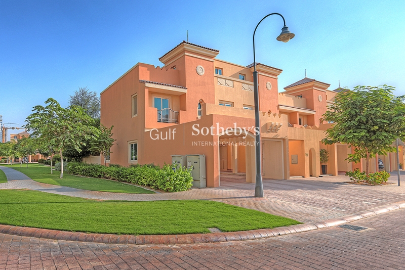 Fantastic Morella-4 Bedroom Townhouse
