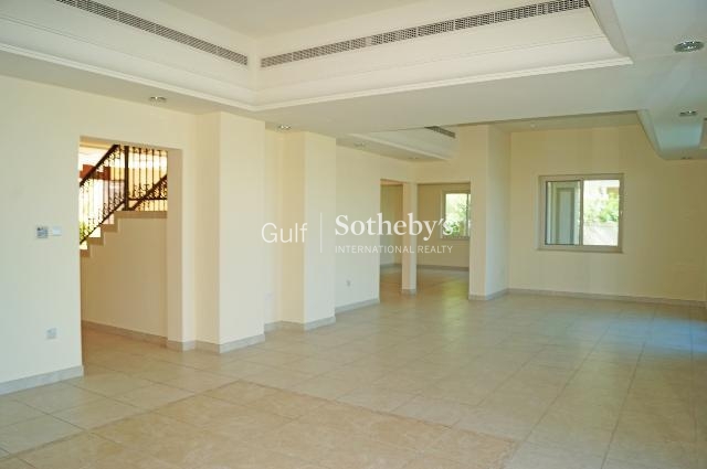 Large 2 Bedroom Mulberry Emirates Gardens Jvc Er R 15786