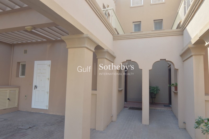2 Bedroom Springs Middle Villa With Garden