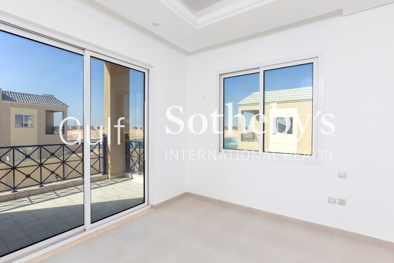 Large 1 Bedroom Ground Floor Flat With A Large Balcony, Jvc Er R 14358