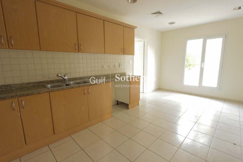 Jumeirah Park-Legacy Large Villa-3br